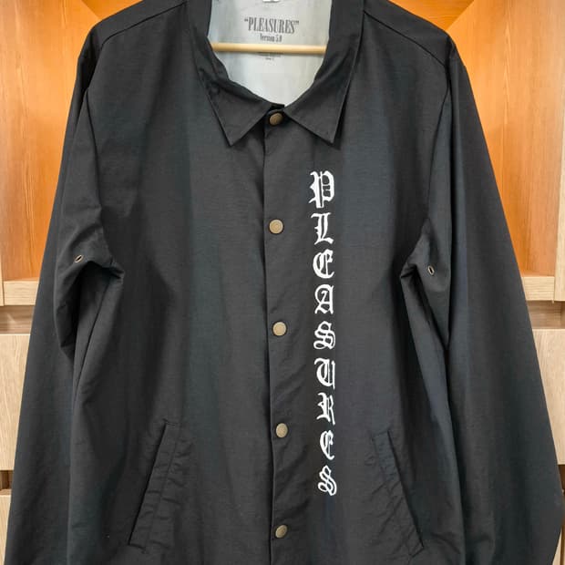 PLEASURES Nylon Coach Jacket
[L]