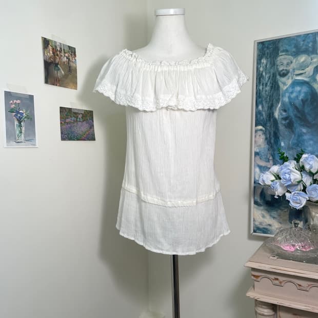 white cotton crease lace wing blouse