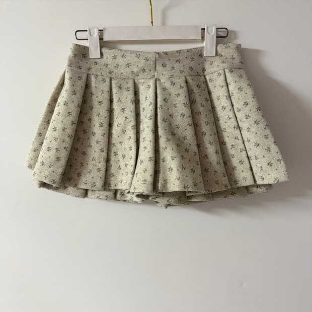 새상품 여자 모직 플라워 플리츠 스커트 S M
