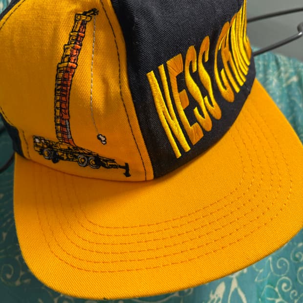 빈티지 Crane yellow trucker cap