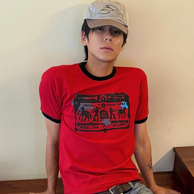 COWBOY PICTOGRAM RINGER TEE RED