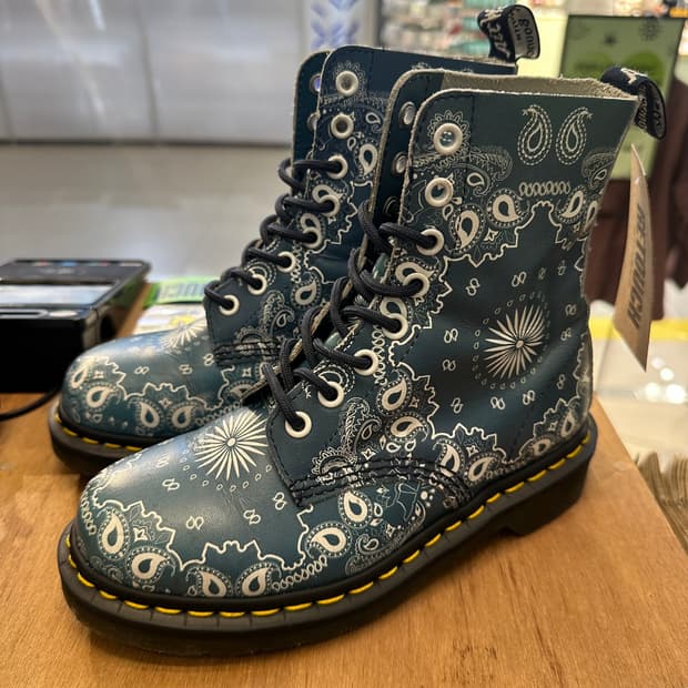 닥터마틴 1460 ‘반다나 블루’