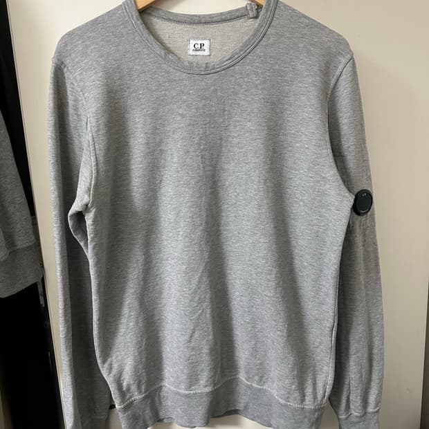 CP 컴퍼니 렌즈 맨투맨 M 회색(95-100)