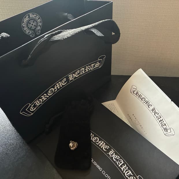 Chrome Hearts 하트 스터드 이어링