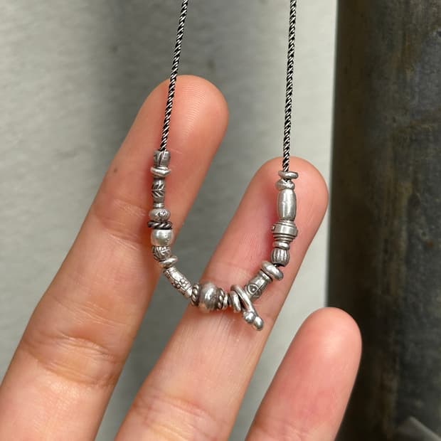 Musta karen Silver Mix Necklace