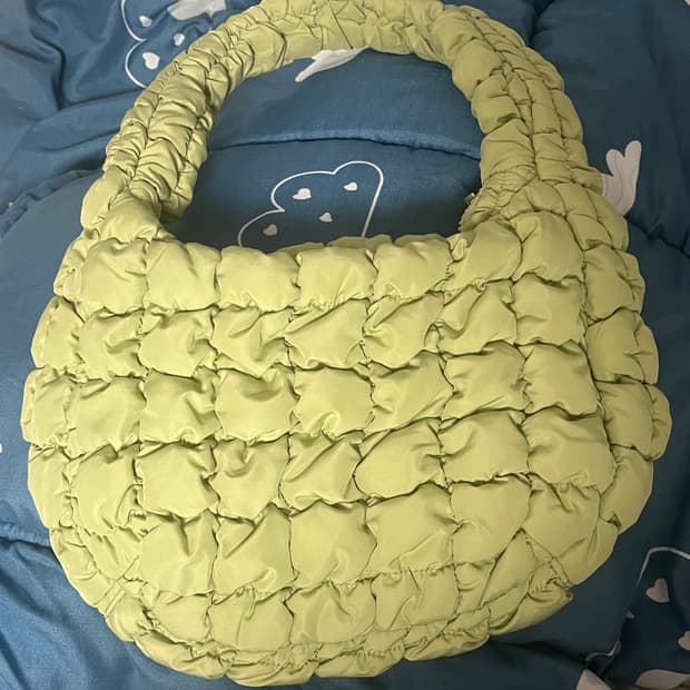 Cos 코스 퀼티드 미니백 구름백 라이트그린 말차백