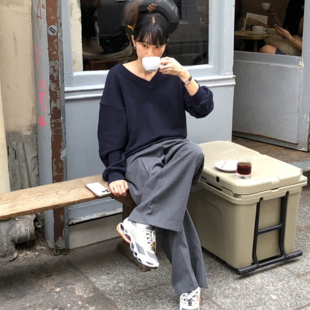 르모어 코튼 브이넥 맨투맨 네이비