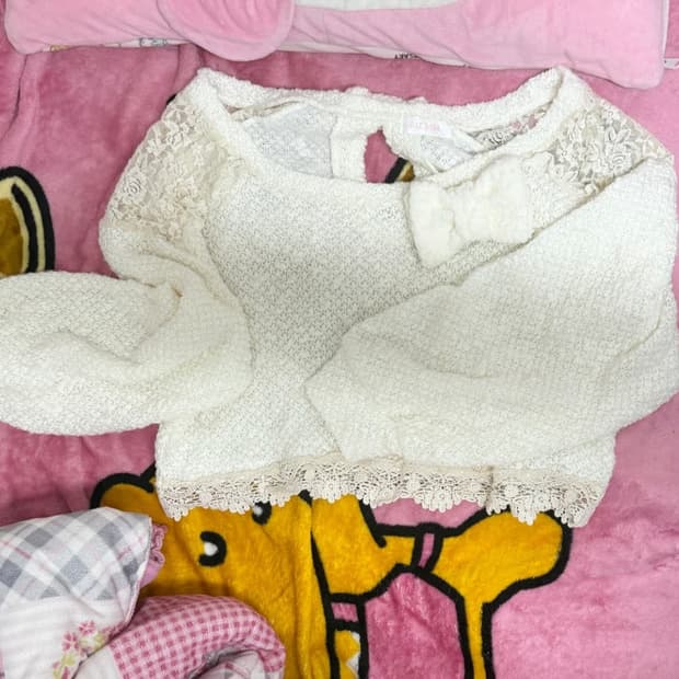 리즈리사 레이스 백 리본 니트 크롭 아이보리 히메갸루 라떼갸루 히메카지