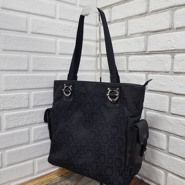 [정품] 페라가모 멀티 간치니 숄더백 블랙