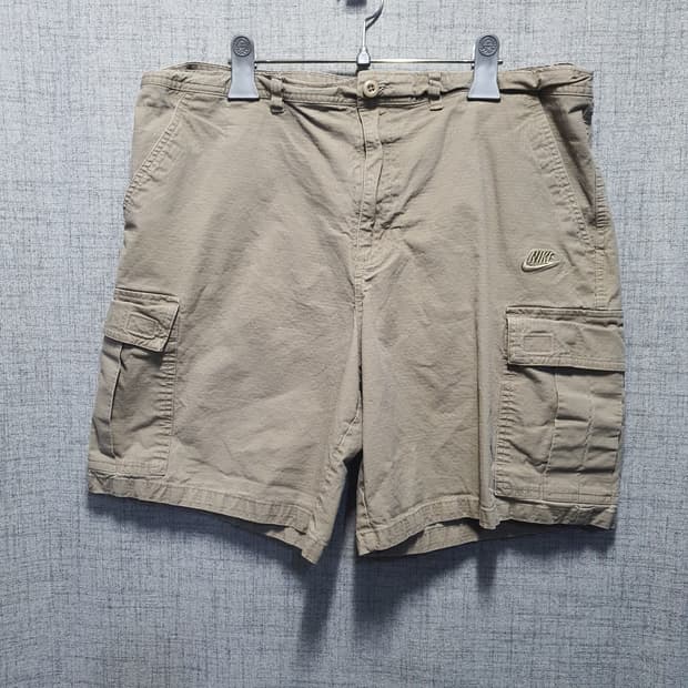 나이키 스우시 카고 반바지 베이지