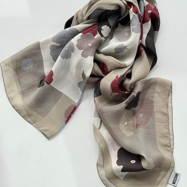 모스키노 패턴 실크 스카프