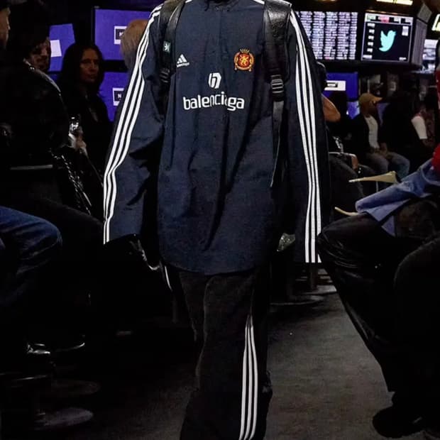 발렌시아가 아디다스 사커셔츠