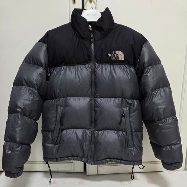 노스페이스 원조 눕시 700필 M사이즈
