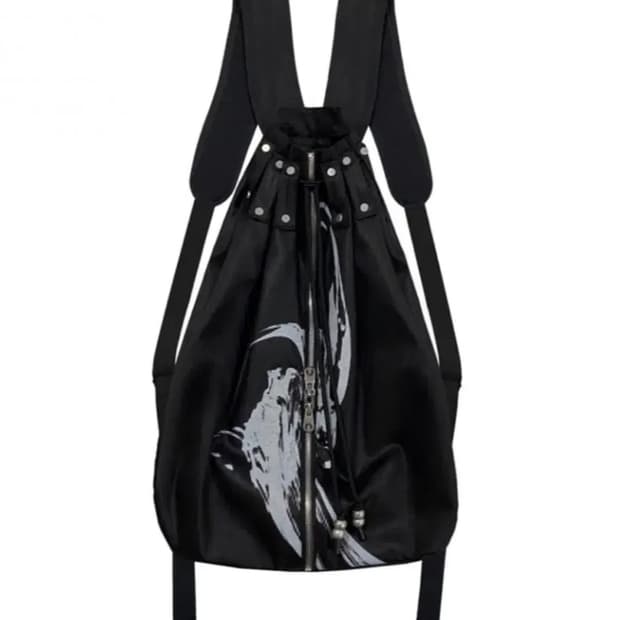 우즈 착용) 디퍼런트이즈오케이 d.ok 백팩 디프런트이즈오케이