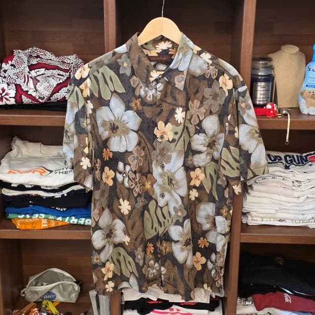 🌺 Tori Richard 100% Silk Hawaiian Shirt