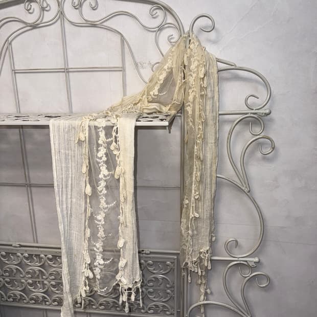 Ivory grunge floral lace scarf