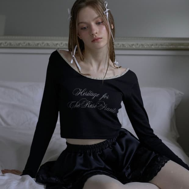 로제프란츠 레이스 레터링 롱슬리브 블랙 아일릿 윤아 착용