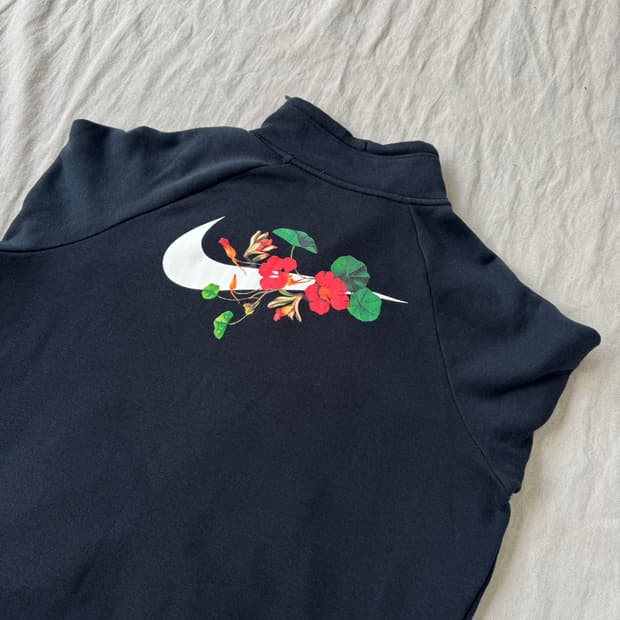 나이키 해외판 플라워 반집업 맨투맨 XXL