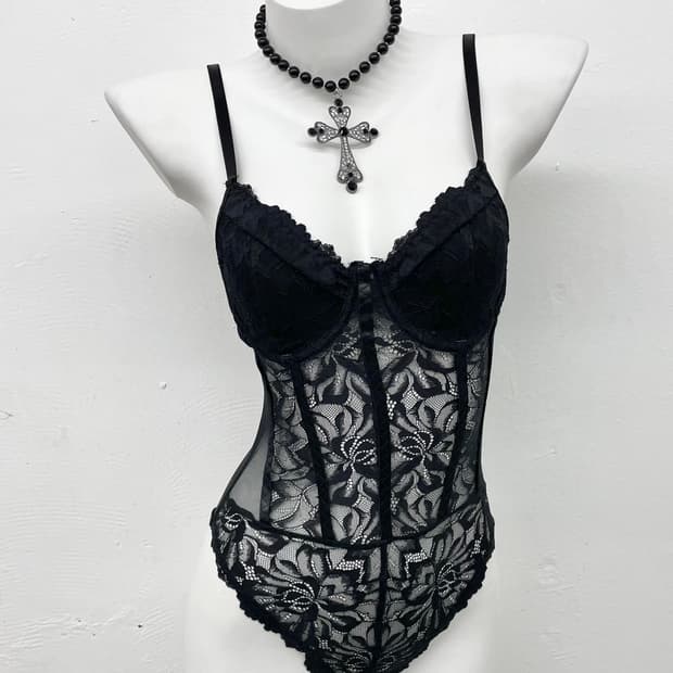 블랙 고딕 레이스 바디수트