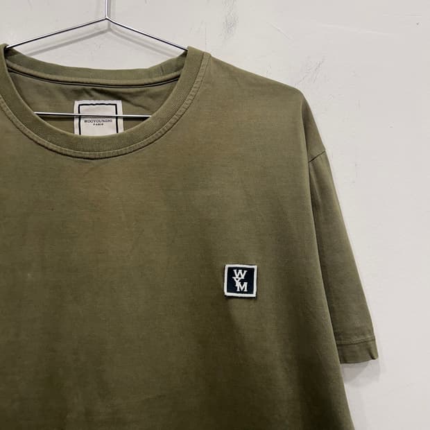 우영미 파리스 스몰 와펜로고 절개 반팔티