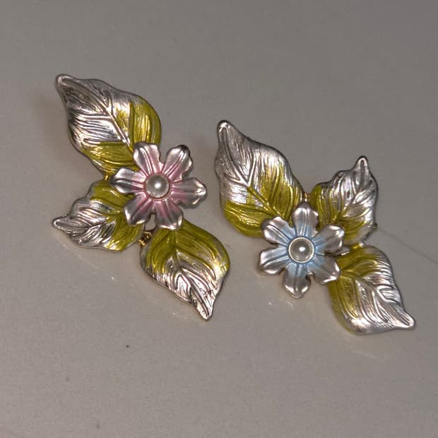 일본빈티지)자연모리걸 스즈코 플로럴 꽃잎 로맨틱 귀걸이