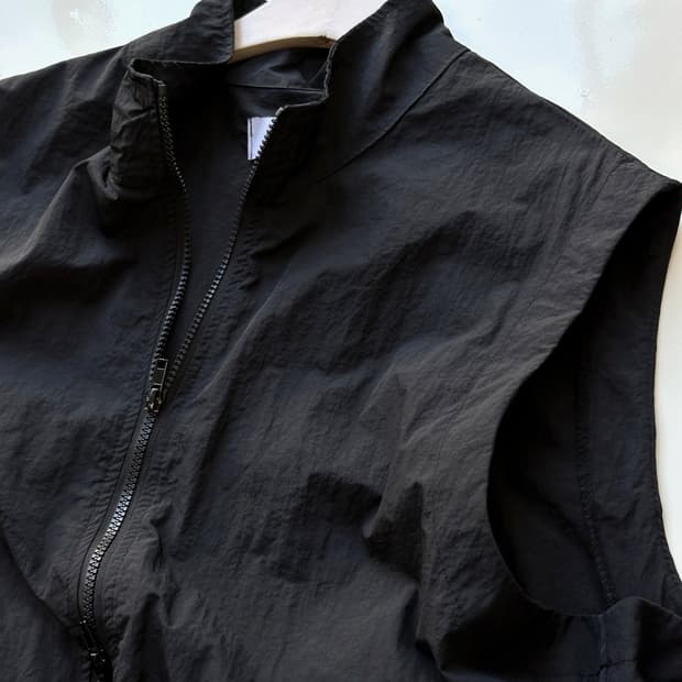 Washed fabric 2way zip design vest