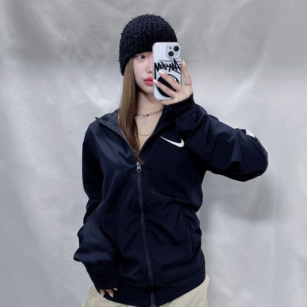 나이키 블랙 스우시 바람막이 