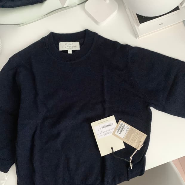 스튜디오니콜슨 네이비 니트 새상품 (정가 38)