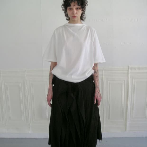 에옹쓰 cowl neck half top 구매합니다