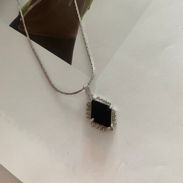 빈티지 블랙 스톤 큐빅 목걸이
