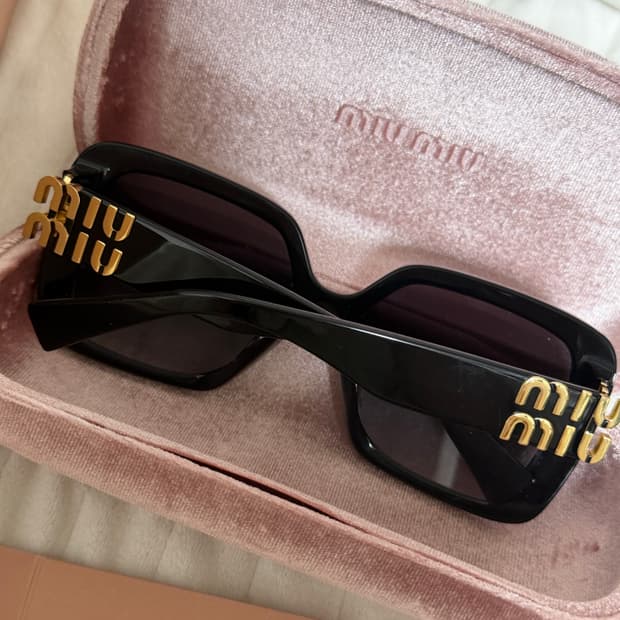 미우미우 글림스 스퀘어 선글라스