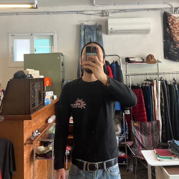 The flathead 그래픽 긴팔티셔츠