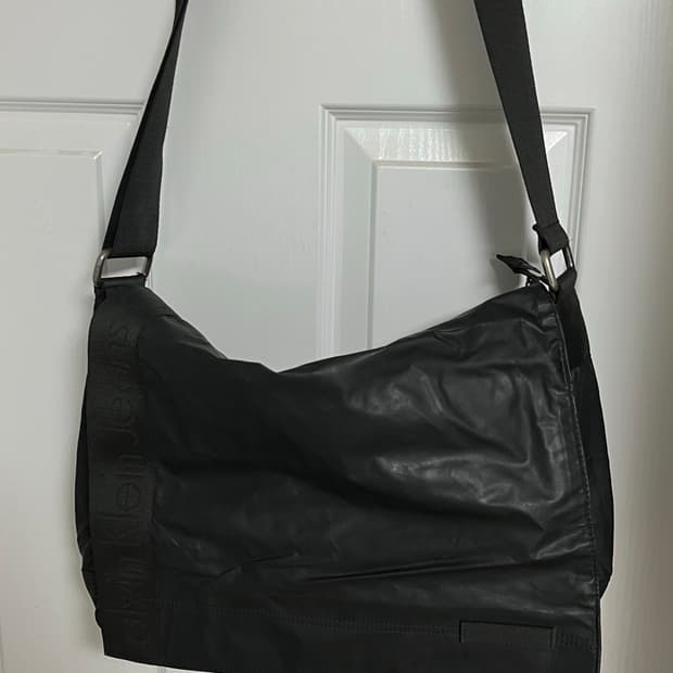 캘빈클라인(ck) 메신저 크로스백