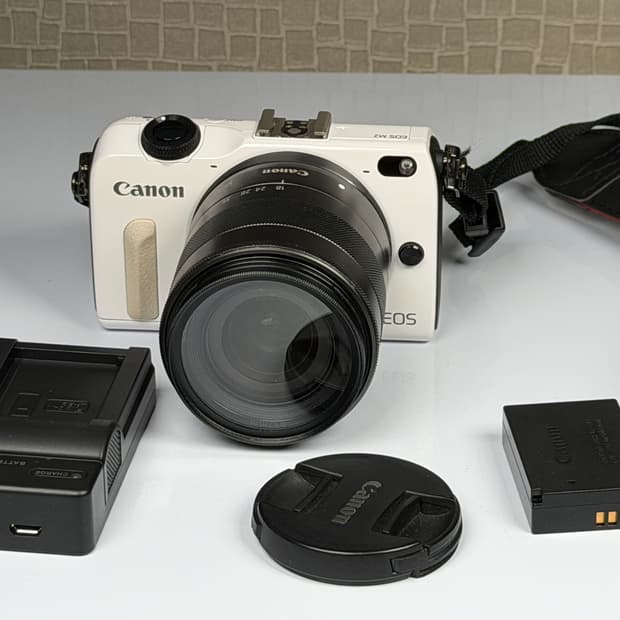 캐논 EOS M2 미러리스 카메라