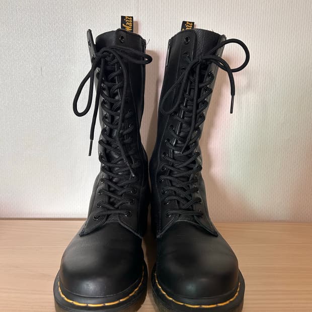 닥터마틴 1B99 버지니아 14홀 부츠 블랙 250