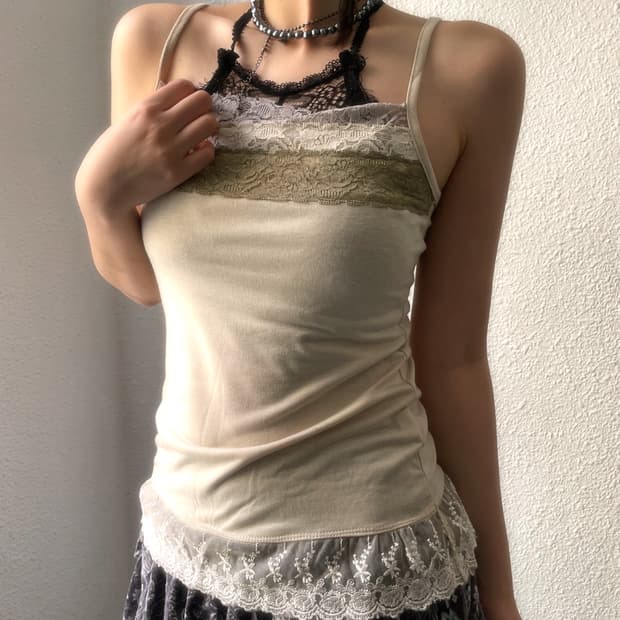 Beige lace point sleeveless