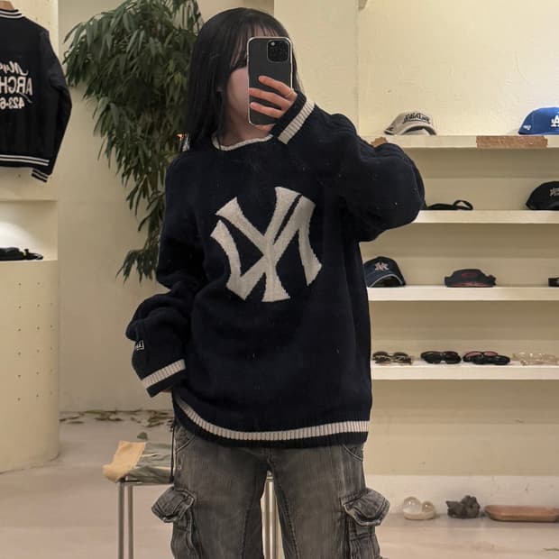 New Era NY 로고 니트 스웨터 네이비 U237