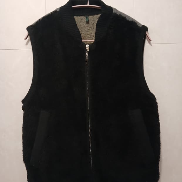 베네통 정품 여성 양모 100% 소재 조끼 42 사이즈