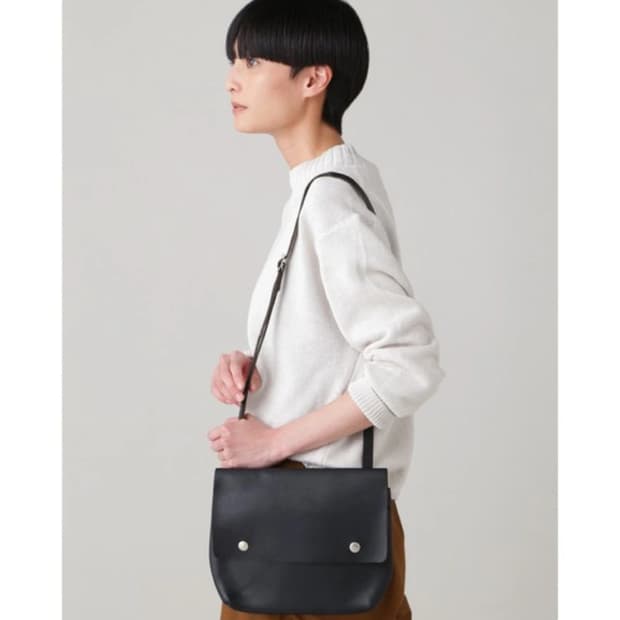 마가렛호웰 MHL. 블랙 크로스백 