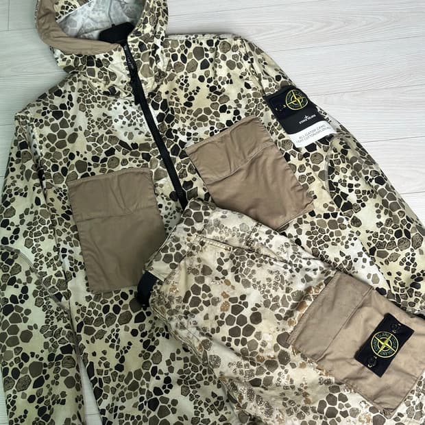 스톤아일랜드 엘리게이터 카모 셋업 18ss M(100-105)