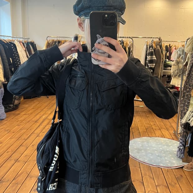 버카루 블랙 나일론 집업