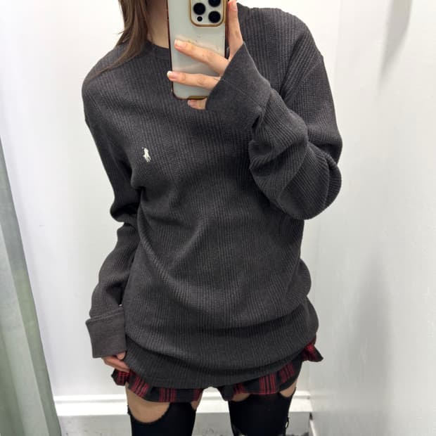 폴로 차콜 니트
