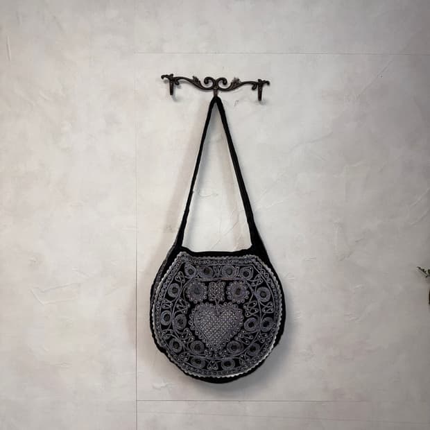 Black ethnic heart diamond beads bag