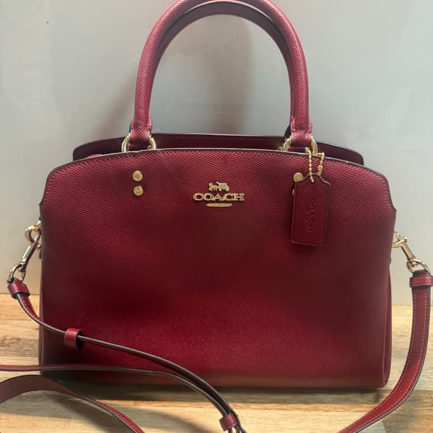 코치 릴리 캐리올백 크로스그레인 레더 핸드백