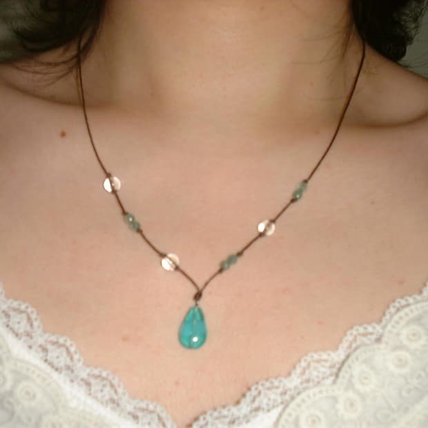 Emerald beads necklace 에메랄드 비즈 목걸이