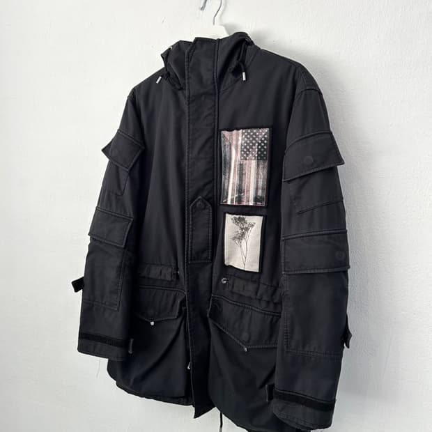 지방시 16FW 리카르도 티시 성조기 유틸리티 후드 봄버