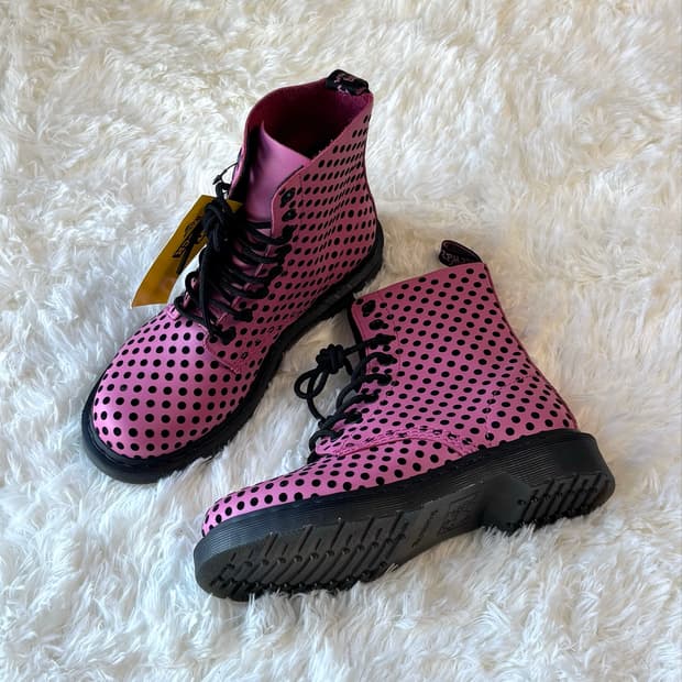 Dr. Martens 도트 핑크 8홀 부츠