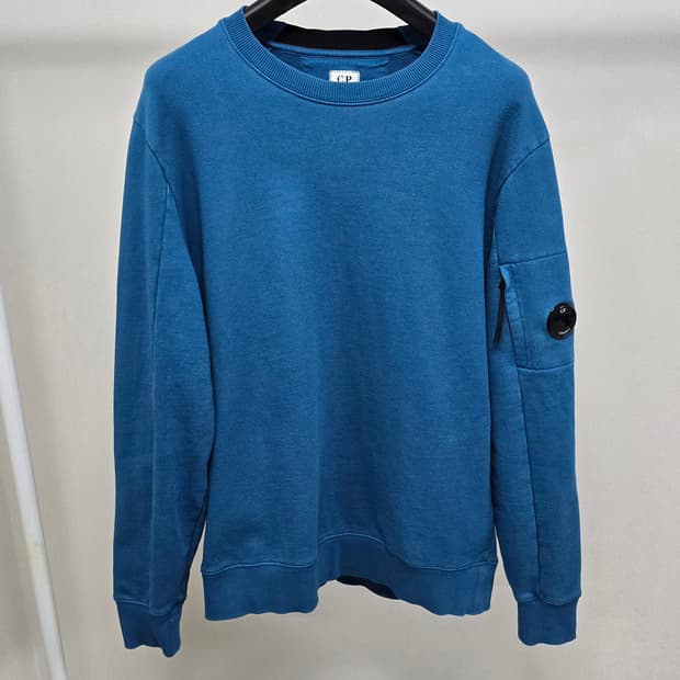 cp컴퍼니 렌즈 와펜 맨투맨 xl사이즈 105 판매