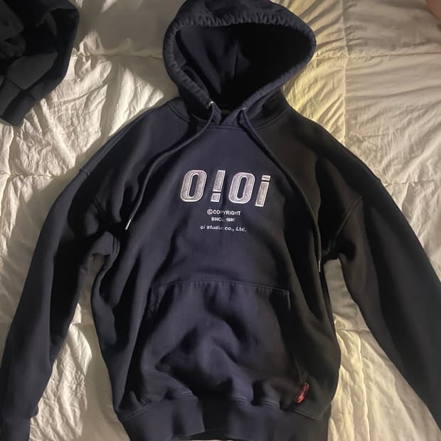 OiOi 오아이오아이 후드티 네이비