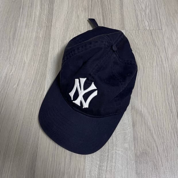 뉴에라 x 디스이즈네버댓 TNT 920UNST 뉴욕 양키스 볼캡 네이비
